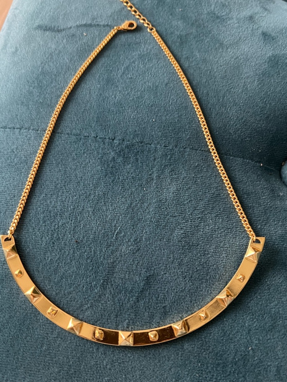 Vince Camuto Gold Pyramid Curved Bar Necklace